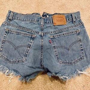 Levi’s mid/high rise Jean Shorts